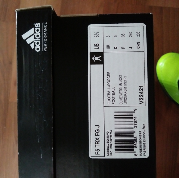 ADIDAS SOCCER CLEATS SPORTS ATHLETIC CLEATS - Picture 5 of 9